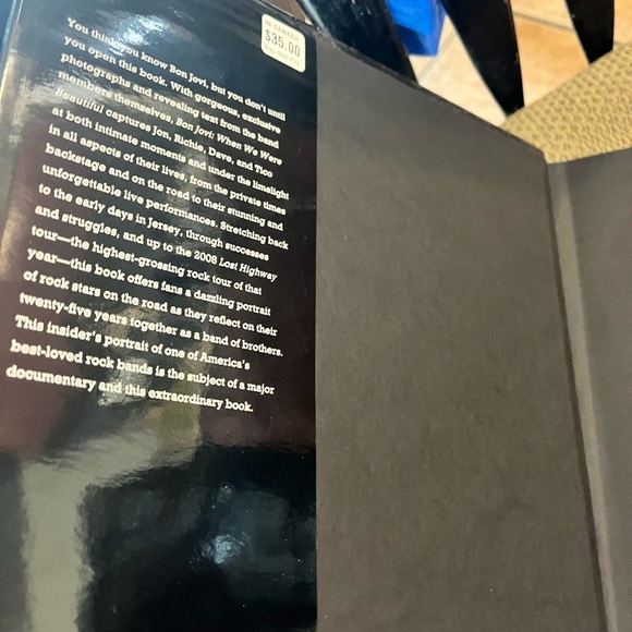 Hardcover Bon Jovi Book! ❄️ 3 for $20 - Picture 3 of 4